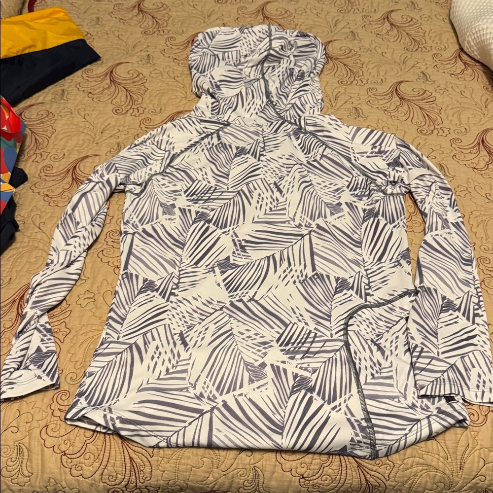 Patagonia Gray and White Capilene Hoodie - Picture 7 of 7